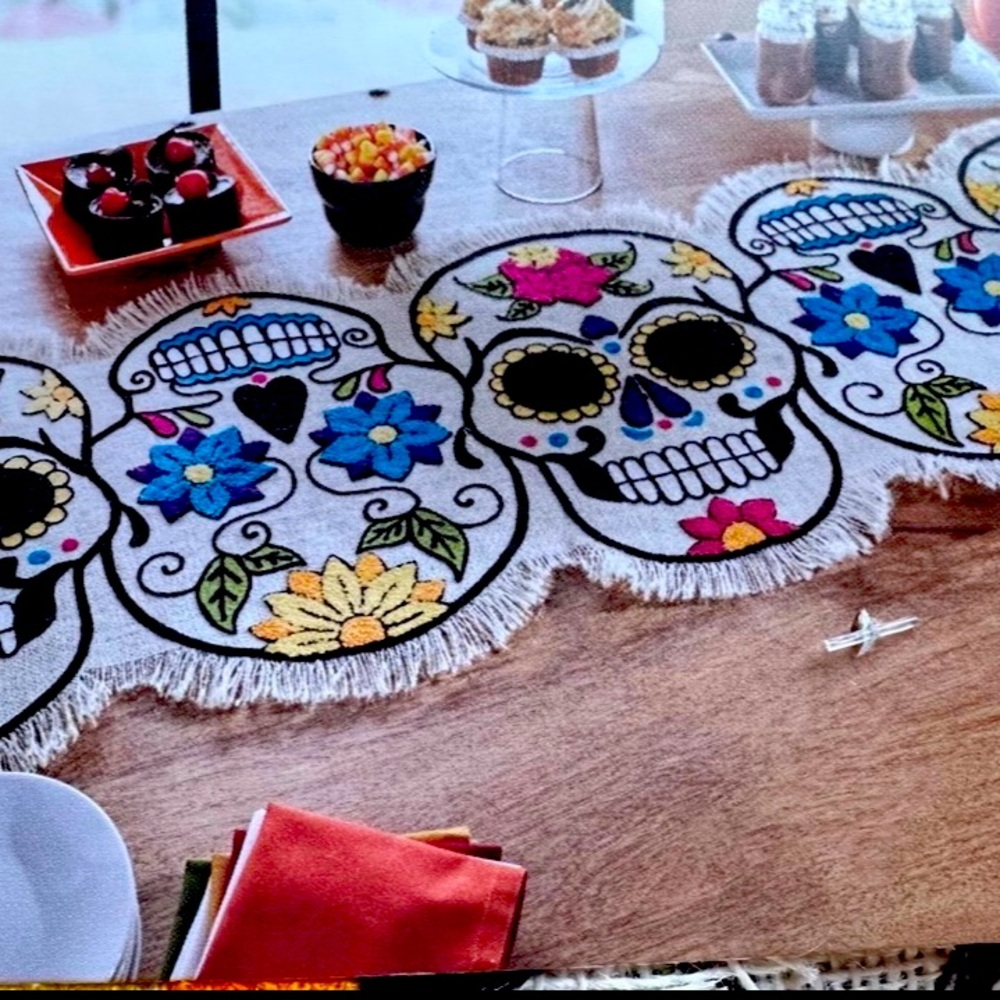 Dia De Los Muertos / Day of The Dead Table Runner